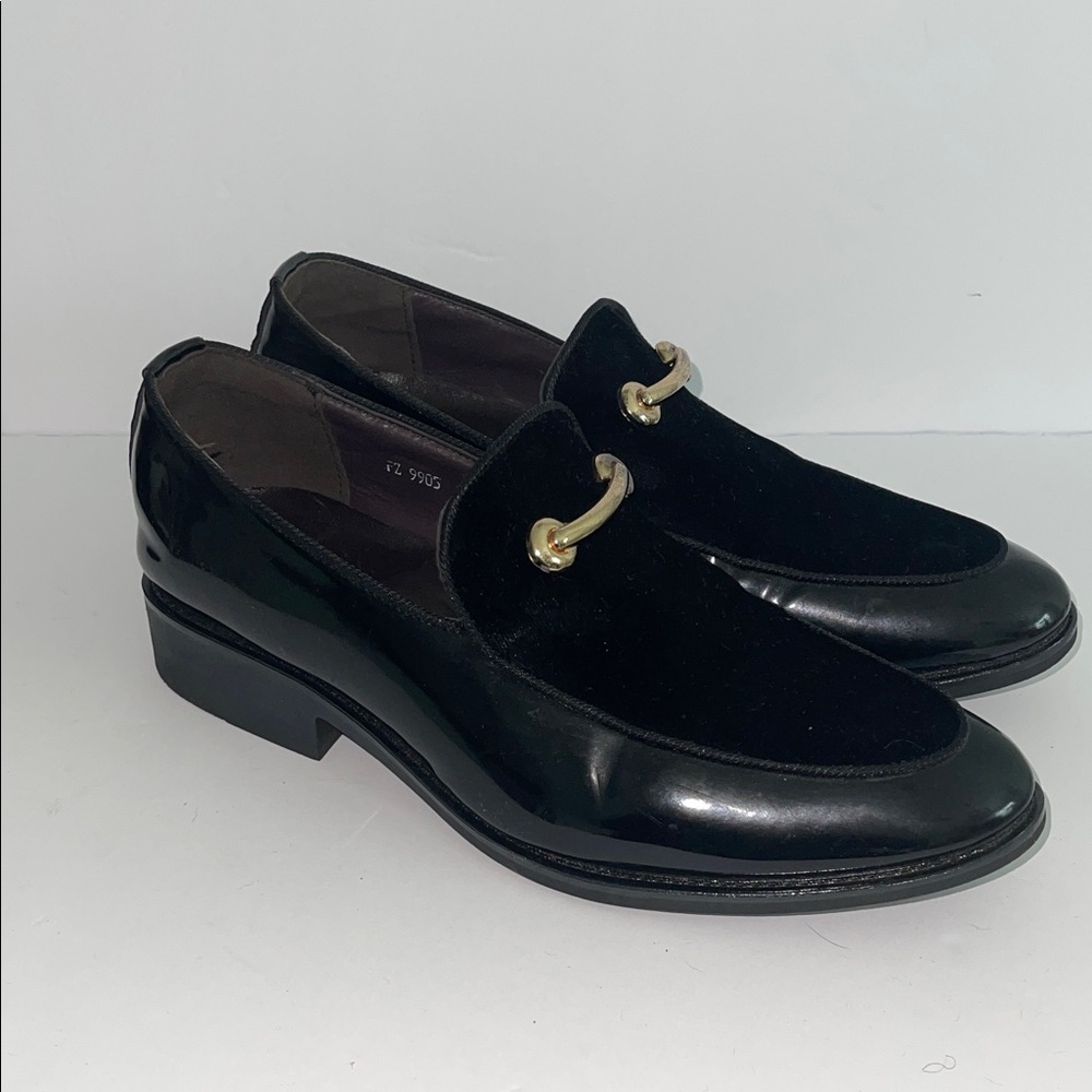 Elegant Black Loafers with Gold Accent